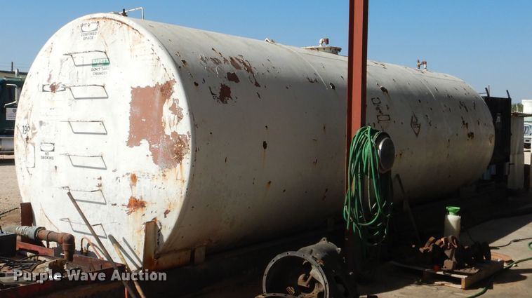 image for item HC9097 10,000 gallon fuel tank