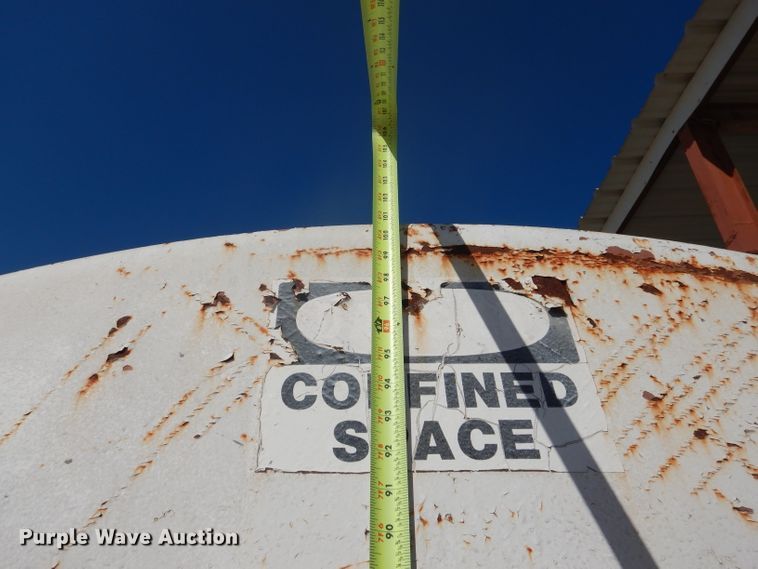 image for item HC9097 10,000 gallon fuel tank