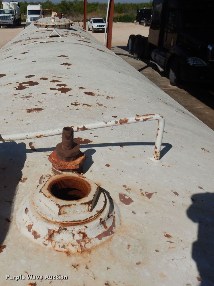 image for item HC9097 10,000 gallon fuel tank