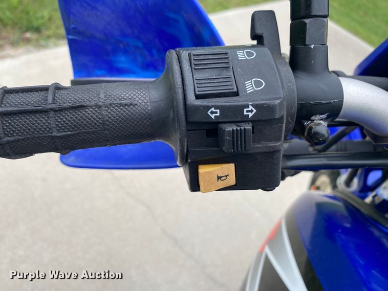 image for item HE9755 2006 Suzuki 650DR motorcycle