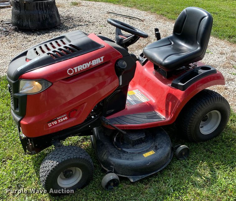 image for item HE9760 2016 Troy-Bilt 2246 lawn mower