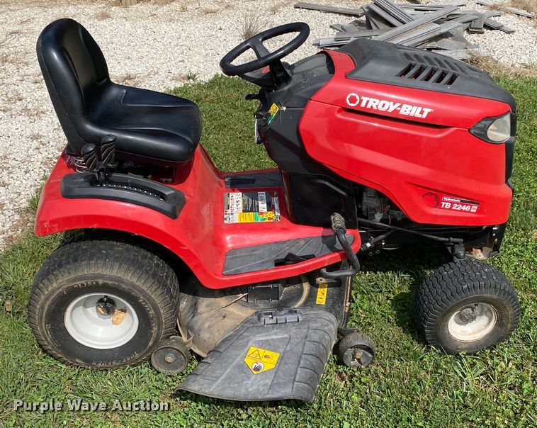 image for item HE9760 2016 Troy-Bilt 2246 lawn mower