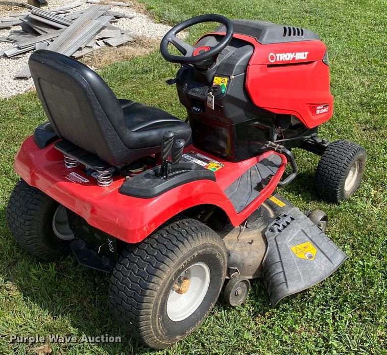 image for item HE9760 2016 Troy-Bilt 2246 lawn mower