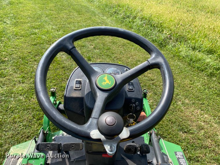 image for item HE9761 2003 John Deere 1600 Turbo lawn mower