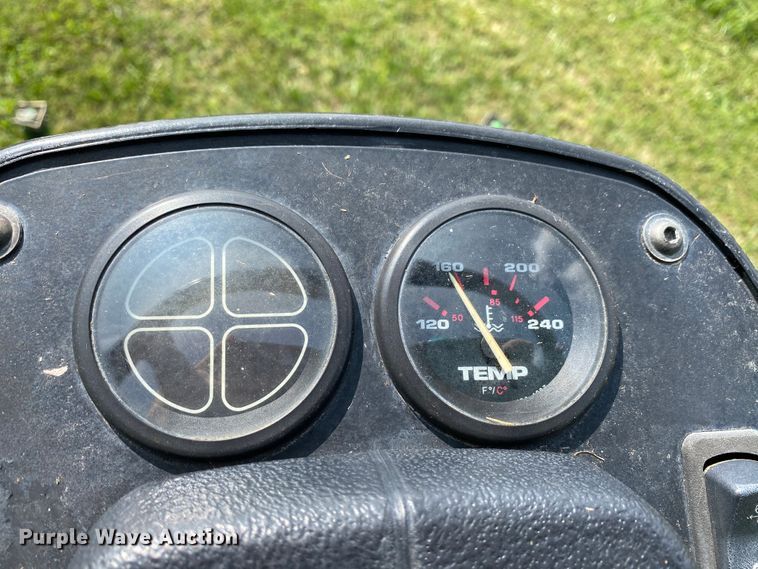 image for item HE9761 2003 John Deere 1600 Turbo lawn mower