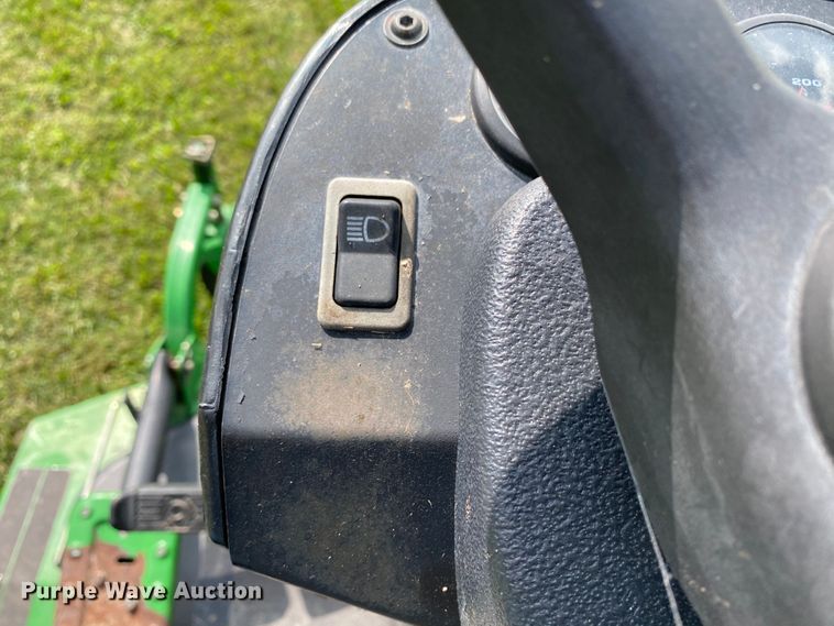 image for item HE9761 2003 John Deere 1600 Turbo lawn mower