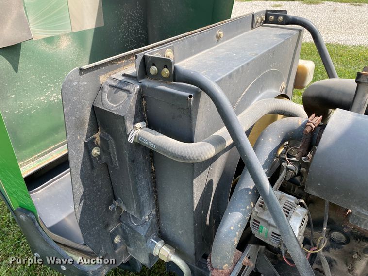 image for item HE9761 2003 John Deere 1600 Turbo lawn mower