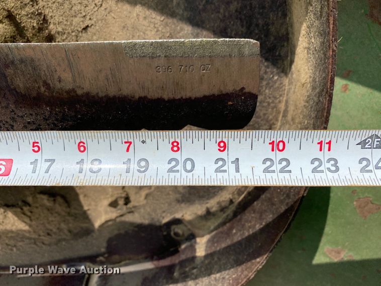 image for item HE9761 2003 John Deere 1600 Turbo lawn mower