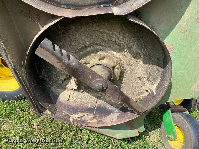 image for item HE9761 2003 John Deere 1600 Turbo lawn mower