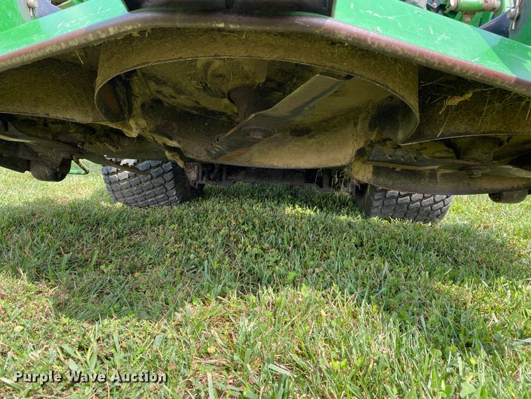 image for item HE9761 2003 John Deere 1600 Turbo lawn mower