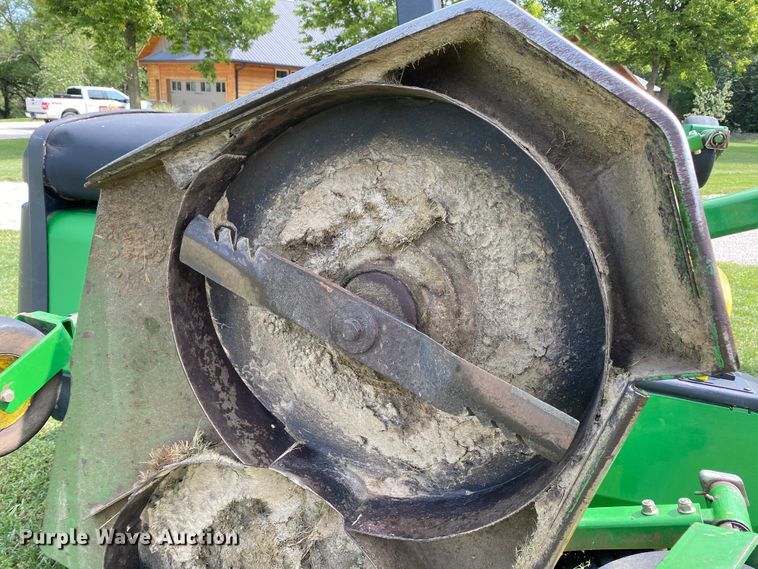 image for item HE9761 2003 John Deere 1600 Turbo lawn mower