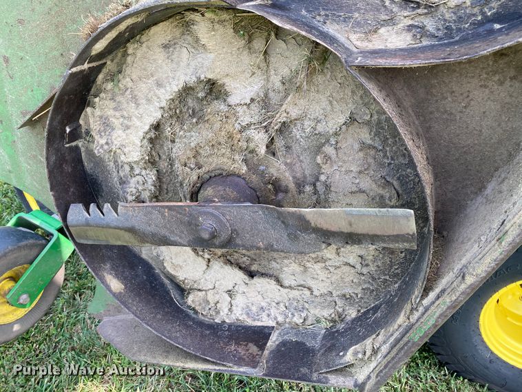 image for item HE9761 2003 John Deere 1600 Turbo lawn mower