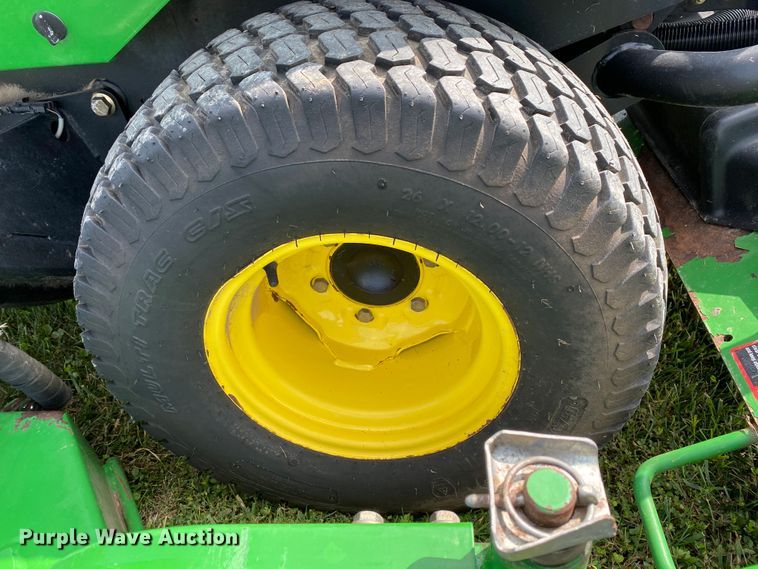 image for item HE9761 2003 John Deere 1600 Turbo lawn mower