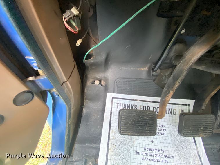 image for item HE9774 1988 International S1700  box truck