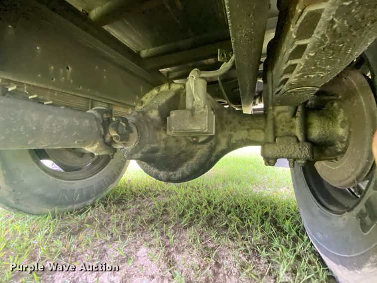 image for item HE9774 1988 International S1700  box truck