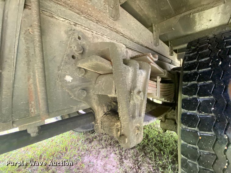 image for item HE9774 1988 International S1700  box truck