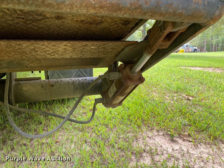 image for item HE9774 1988 International S1700  box truck