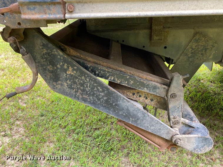 image for item HE9774 1988 International S1700  box truck