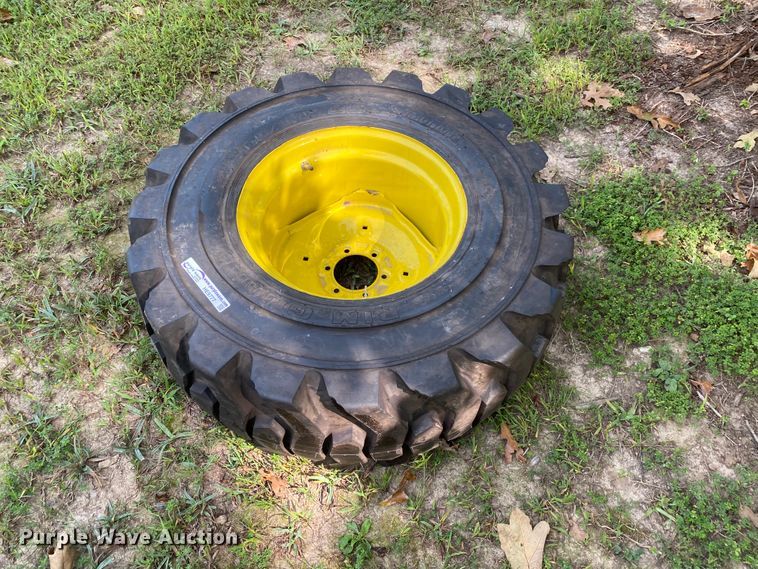 image for item HE9777 Density 15-19.5NHS tire