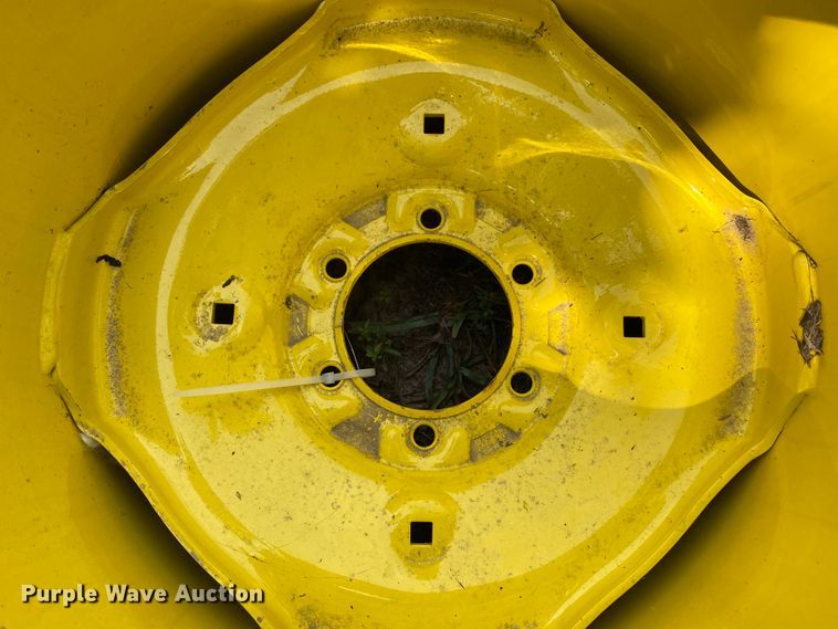 image for item HE9777 Density 15-19.5NHS tire