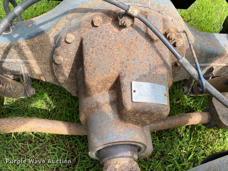 image for item HE9778 2004 GMC C4500  truck cab and chassis