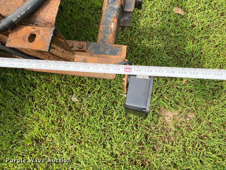 image for item HE9778 2004 GMC C4500  truck cab and chassis