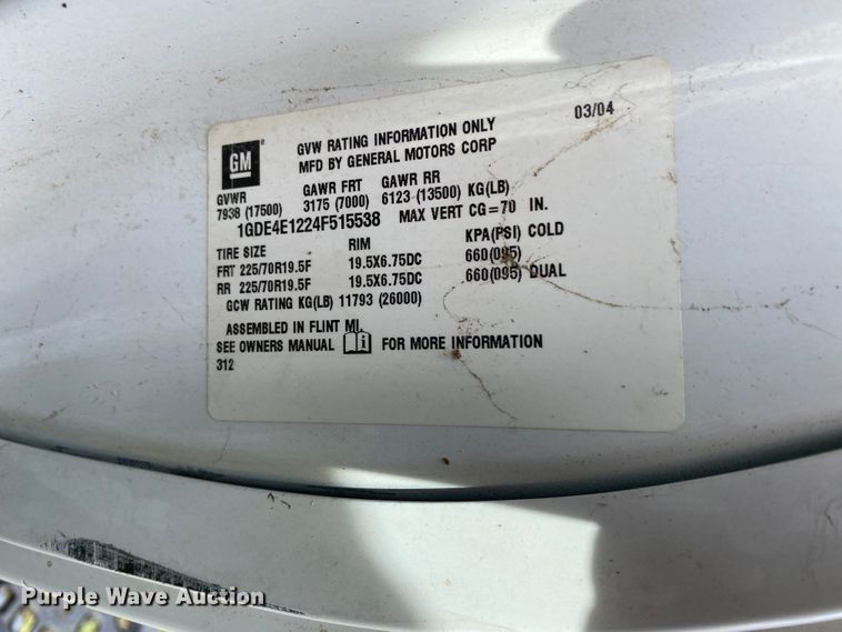 image for item HE9778 2004 GMC C4500  truck cab and chassis
