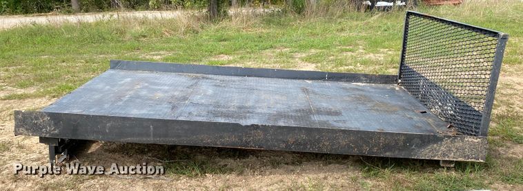 image for item HE9780 Flatbed