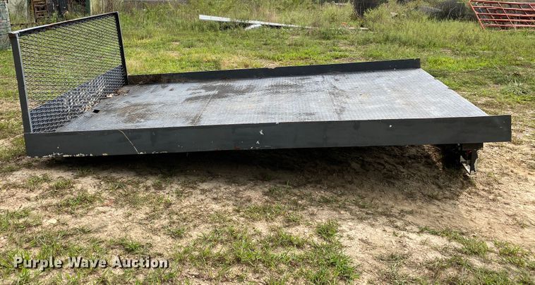 image for item HE9780 Flatbed
