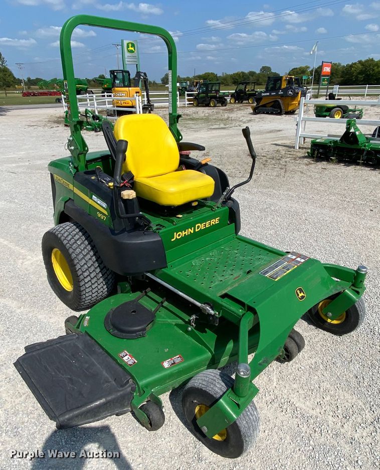image for item HE9783 2013 John Deere 997 ZTR lawn mower