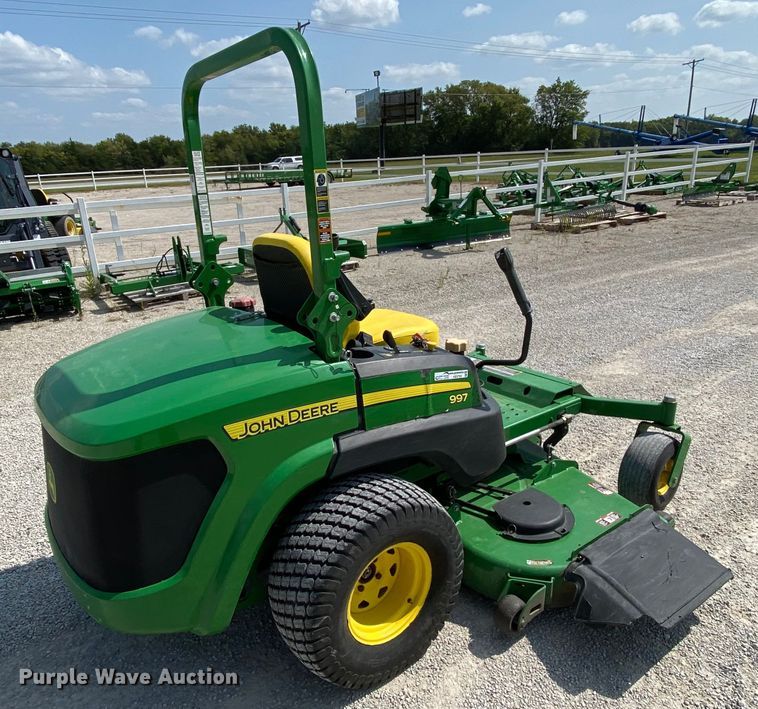 image for item HE9783 2013 John Deere 997 ZTR lawn mower