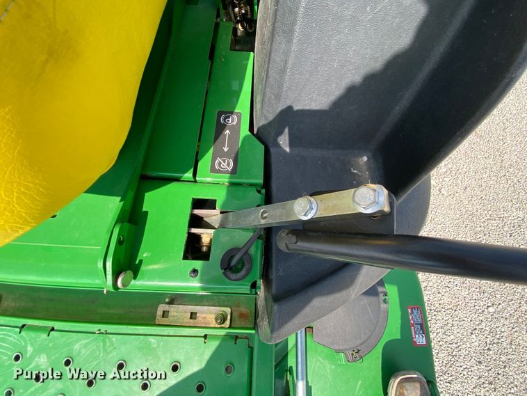 image for item HE9783 2013 John Deere 997 ZTR lawn mower