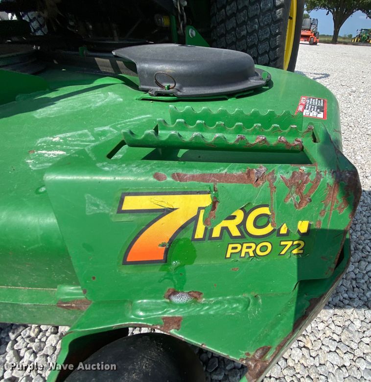 image for item HE9783 2013 John Deere 997 ZTR lawn mower