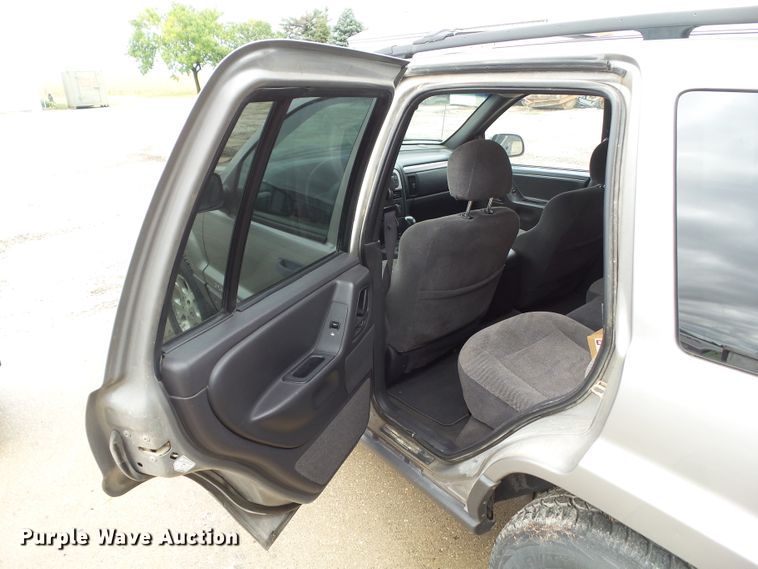 image for item HF9543 2001 Jeep Grand Cherokee  SUV