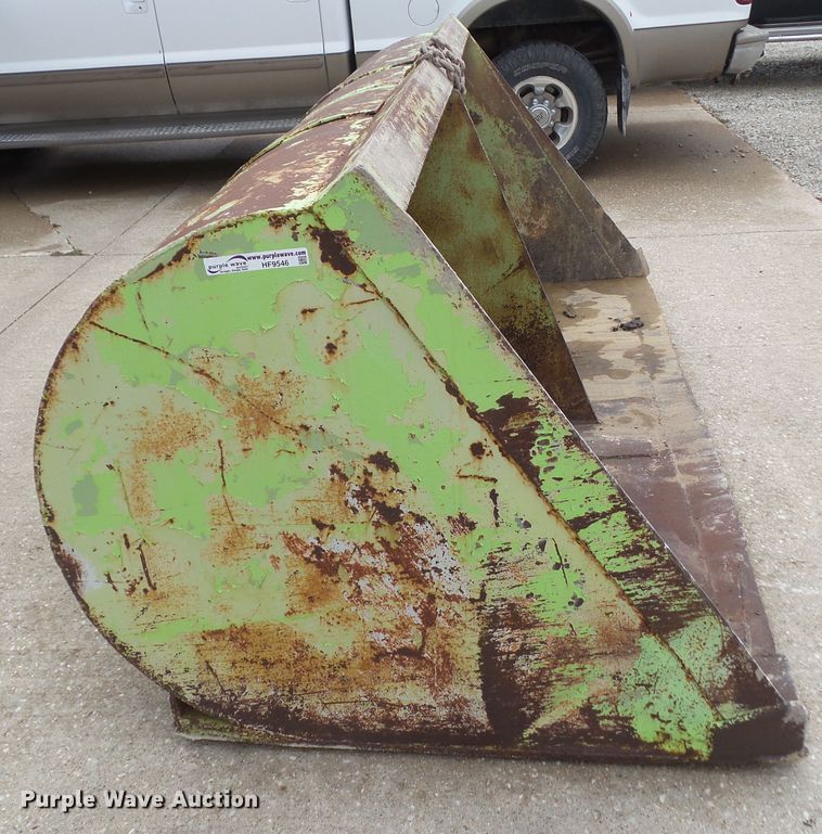 image for item HF9546 8'W loader bucket