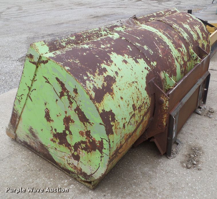 image for item HF9546 8'W loader bucket