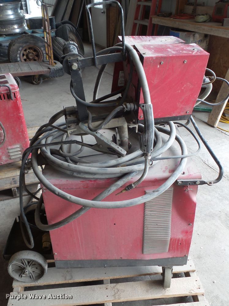 image for item HF9555 Lincoln Electric CV-300 welder