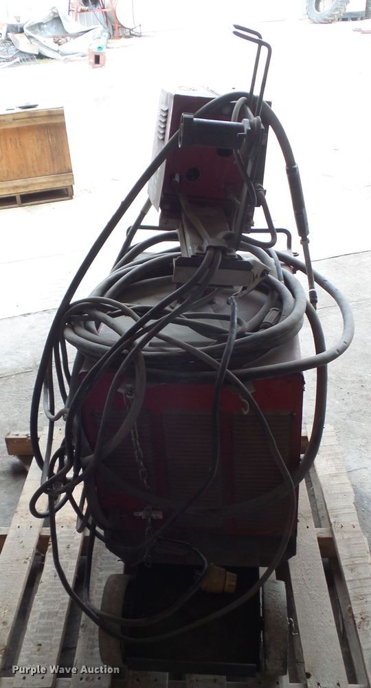 image for item HF9555 Lincoln Electric CV-300 welder