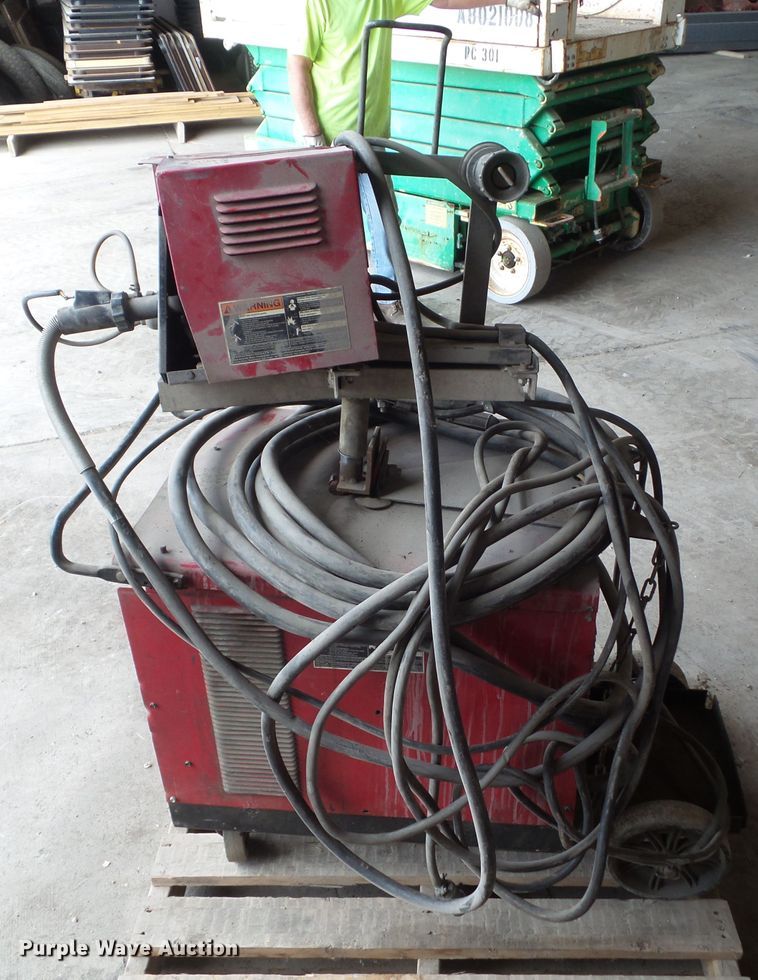 image for item HF9555 Lincoln Electric CV-300 welder