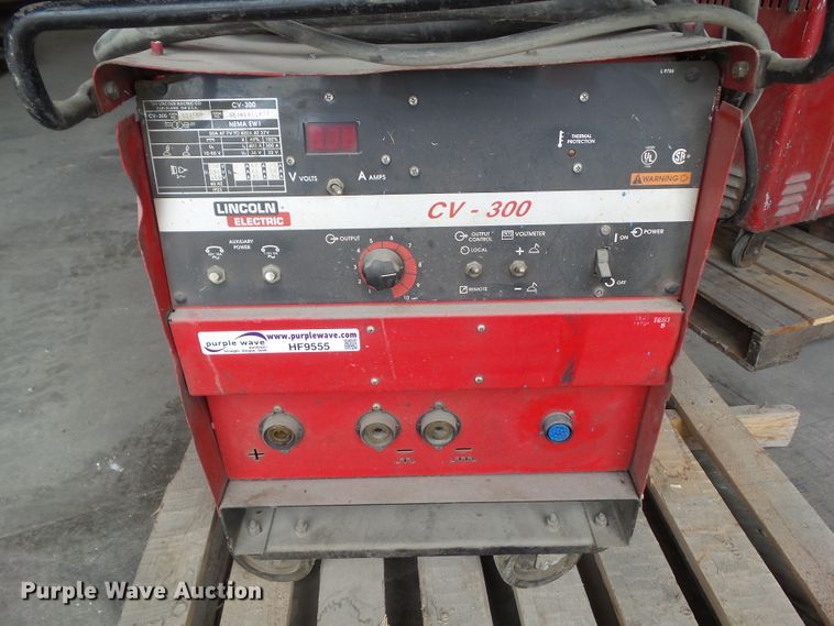image for item HF9555 Lincoln Electric CV-300 welder