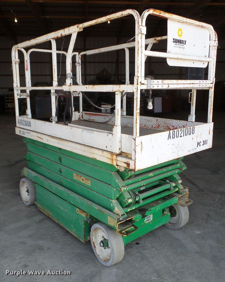 image for item HF9560 1999 JLG 2646-E2  scissor lift