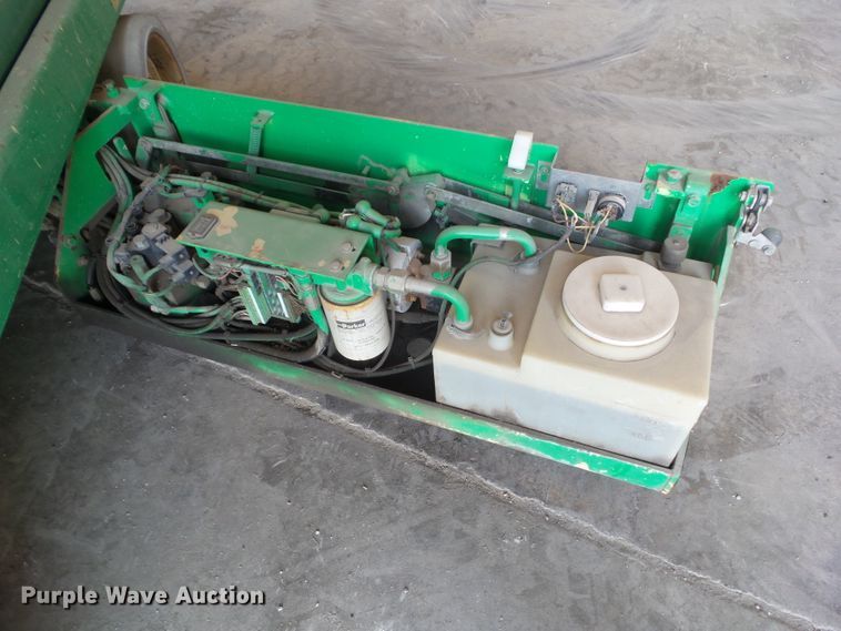 image for item HF9560 1999 JLG 2646-E2  scissor lift