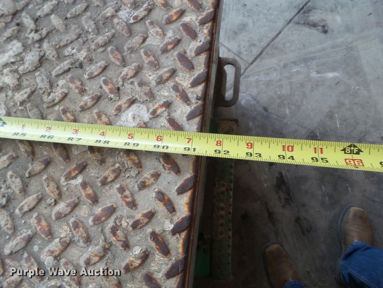 image for item HF9560 1999 JLG 2646-E2  scissor lift