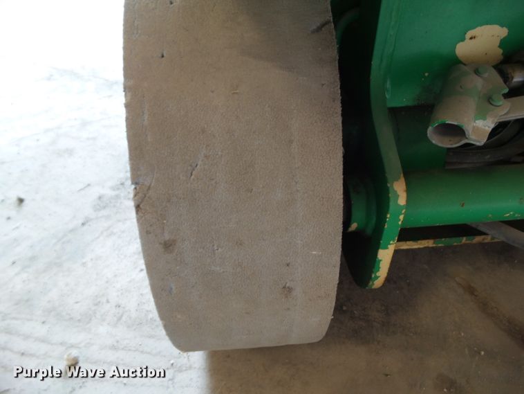 image for item HF9560 1999 JLG 2646-E2  scissor lift