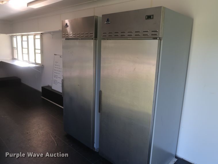 image for item HJ9331 2010 LEE LT-28 food service vending concession trailer