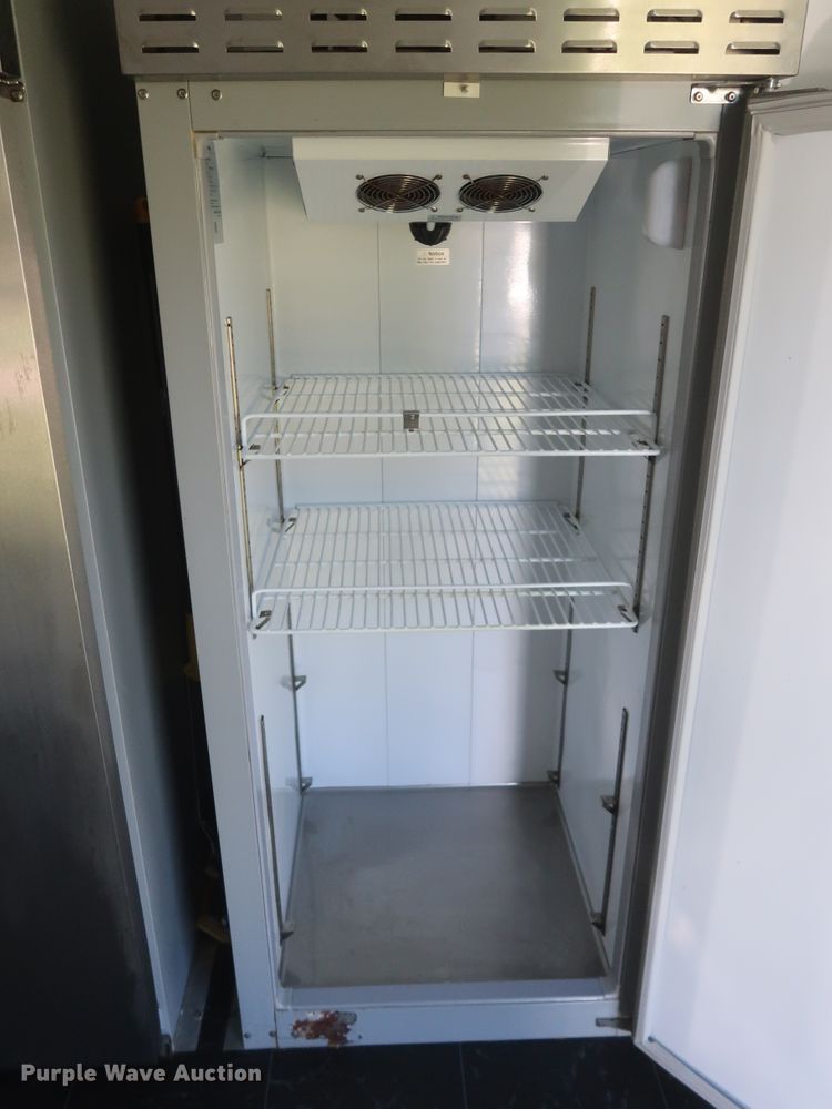 image for item HJ9331 2010 LEE LT-28 food service vending concession trailer