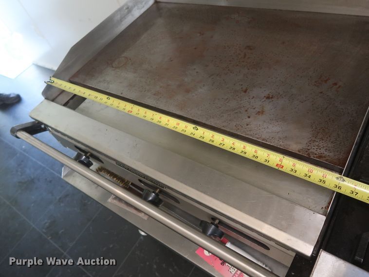 image for item HJ9331 2010 LEE LT-28 food service vending concession trailer