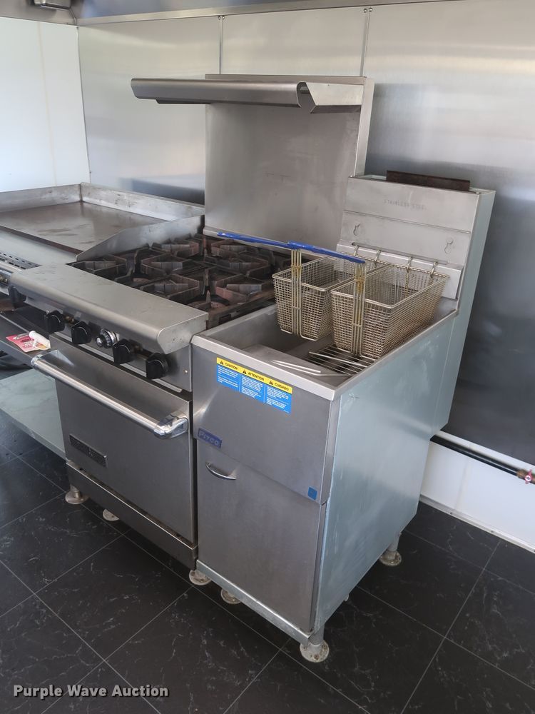 image for item HJ9331 2010 LEE LT-28 food service vending concession trailer