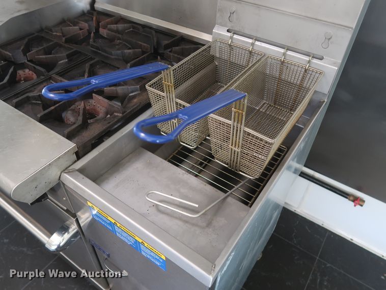 image for item HJ9331 2010 LEE LT-28 food service vending concession trailer