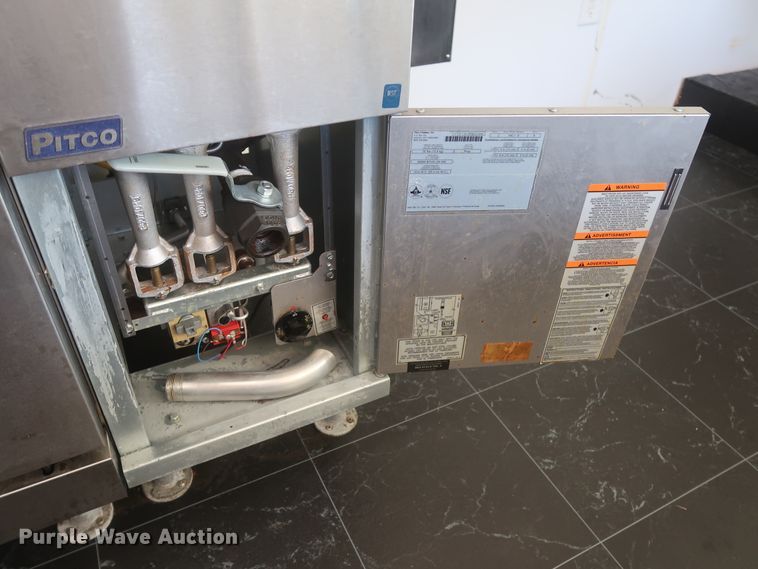 image for item HJ9331 2010 LEE LT-28 food service vending concession trailer